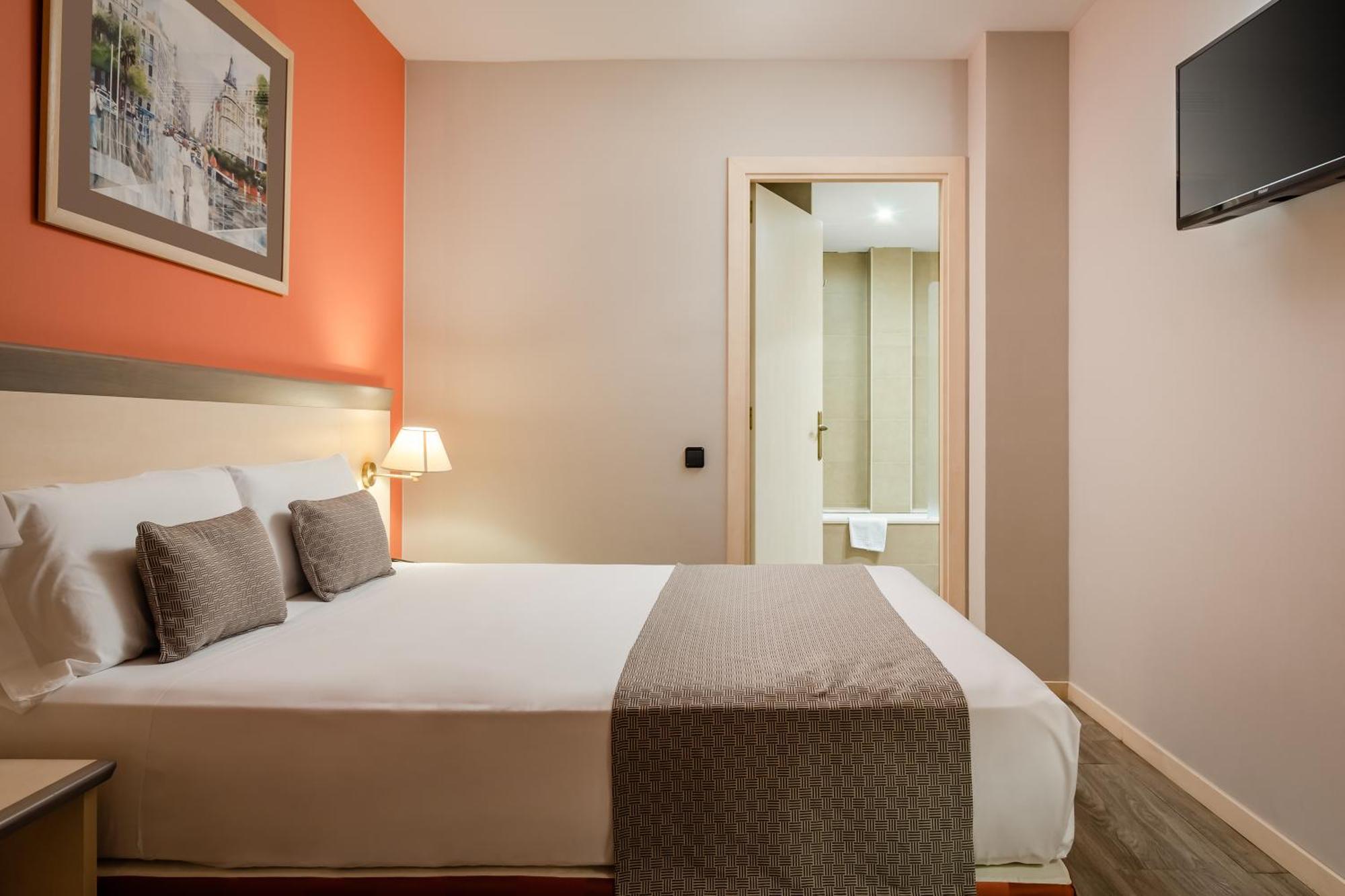 Petit Palace Trencadis Hotel 4*