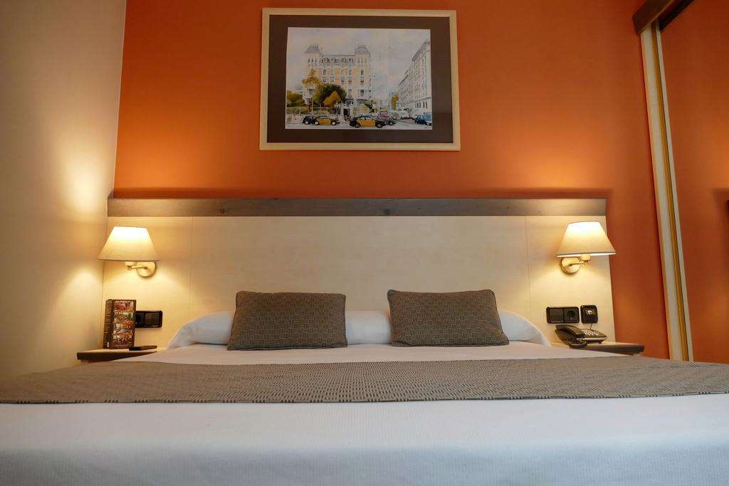 Petit Palace Trencadis Hotel 4*